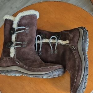 Merrell Women's Yarra Waterproof Winter Boots With Shearling Lining. Size 8.